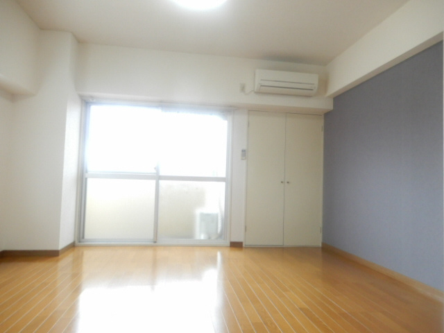 サニーパレス大津和の居間・リビング