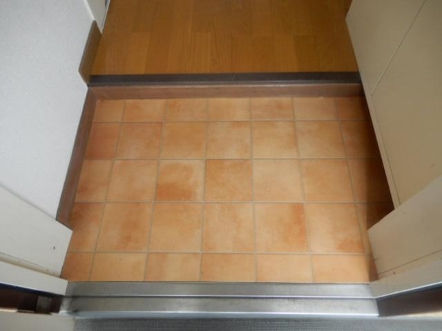 サニーパレス大津和の玄関