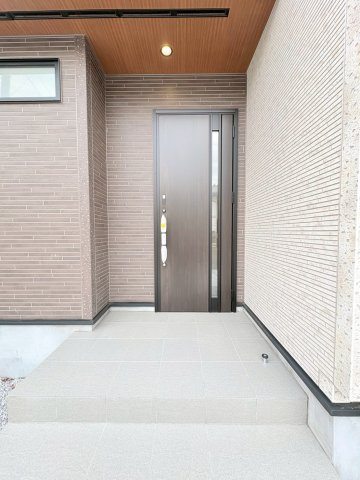 狭山市柏原　新築分譲　西武新宿線『狭山市駅』バス16分　【柏原小学区】の玄関