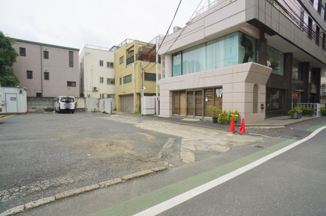 南青山２　土地の外観|☆現況建物（全空）☆
居宅・作業所・倉庫・事務所
1984年8月築
鉄骨造陸屋根3階建
延べ床面積280.19㎡