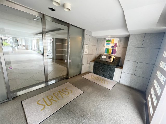 サーパスシティ所沢のエントランス|オートロック物件。清潔なエントランスです