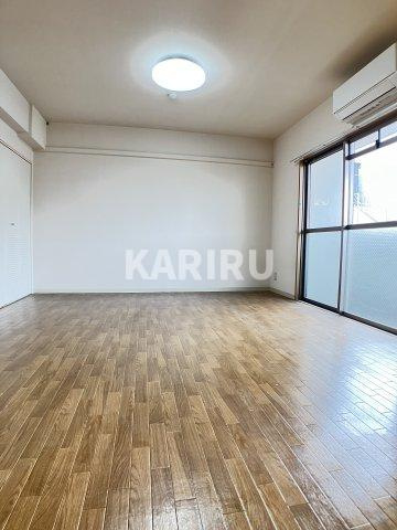 チャコーレ岡本の居間・リビング