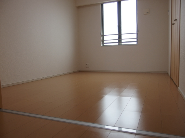 ソレアード・Sの洋室