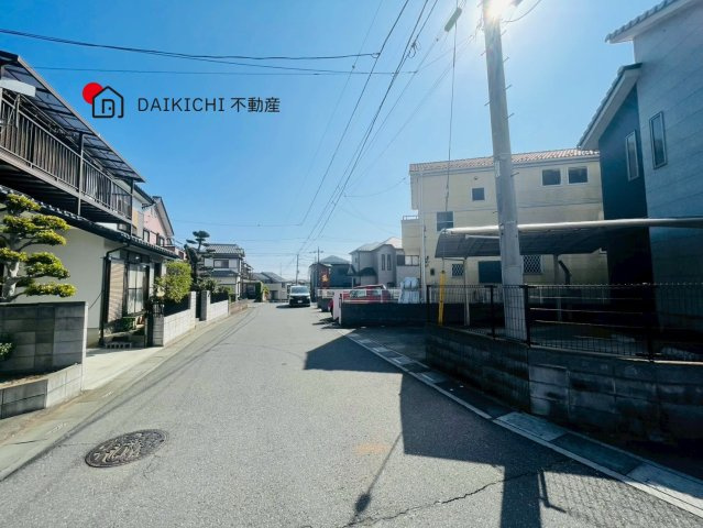 【前面道路含む現地写真】 | 桶川市上日出谷南1丁目　中古戸建　