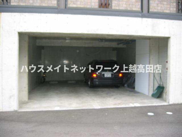 プルメリアの駐車場|ガレージ（車庫）