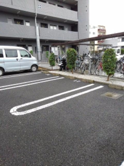 ベルクリーベの駐車場