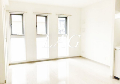 【居間・リビング】 | Court Station | 洋室のお部屋です。