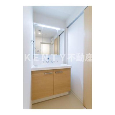 【洗面所】 | 松葉 | 忙しい朝には欠かせない洗面所です