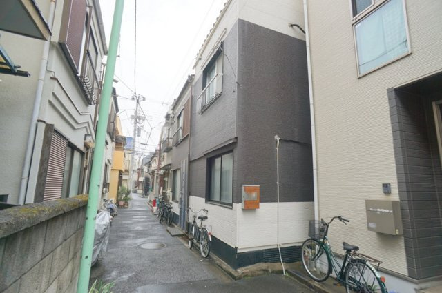 東日暮里６　戸建の外観|JR山手線「日暮里」駅徒歩8分
常磐線「三河島」駅徒歩4分
京成本線「新三河島」駅徒歩10分