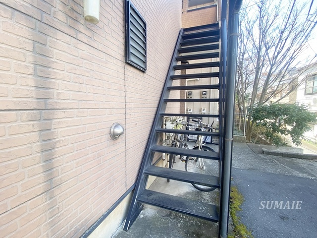 メゾンスズキのその他共用部分|共有階段です☆