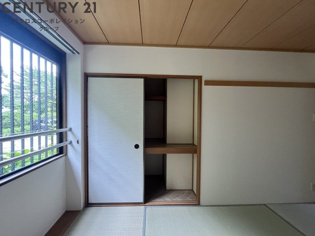 ヴィラ宝塚宝松苑マンションの収納