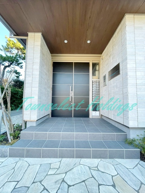 鎌倉市長谷２丁目の賃貸マンションのエントランス