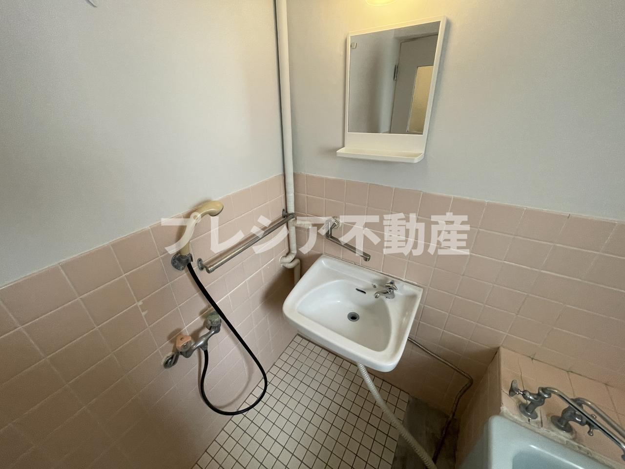 鈴谷住宅3号棟の洗面所
