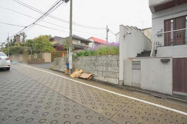 中井２　土地の外観|☆西側・北側に接道する角地
☆現況更地の整形地、即引渡し可能