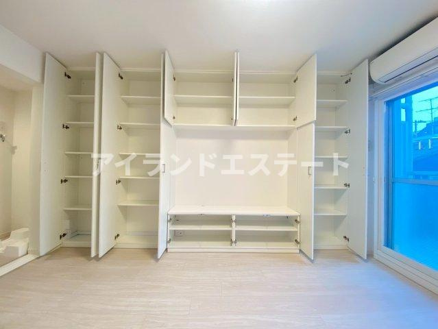 SOCIETY　SAKURA-SHIMMACHI　陽当たり良好　リフォーム済み　の収納