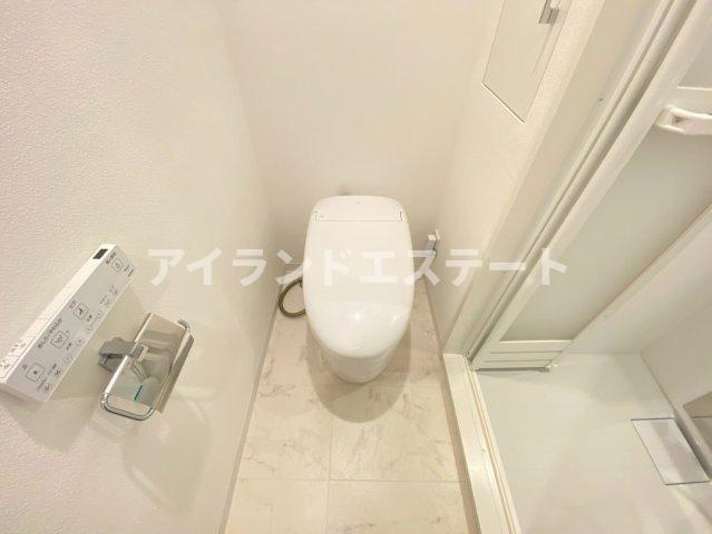 SOCIETY　SAKURA-SHIMMACHI　陽当たり良好　リフォーム済み　のトイレ