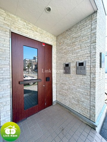 リブリ・みやびのエントランス