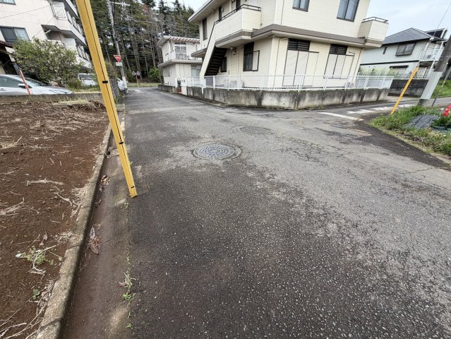 静かな住宅地♪つくば市観音台土地の前面道路含む現地写真