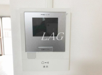 【セキュリティ】 | 三田向原コーポ | モニター付きインターフォンです。