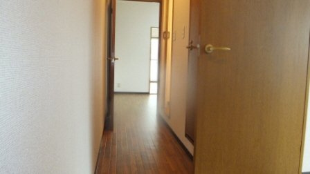 シャルル中山の玄関|玄関から