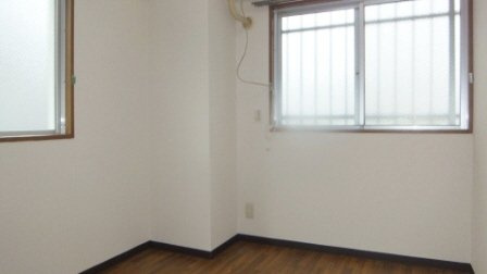 シャルル中山の居間・リビング|南向きのお部屋です