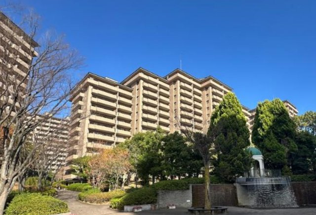 サン・ステージ緑園都市東の街4番館【仲介手数料無料】