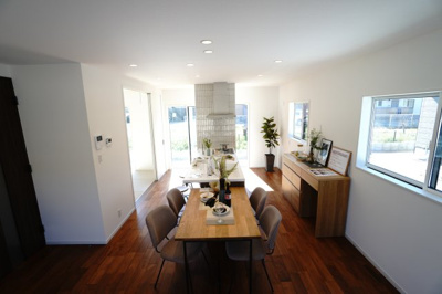 【居間・リビング】 | 東広島市八本松南１丁目