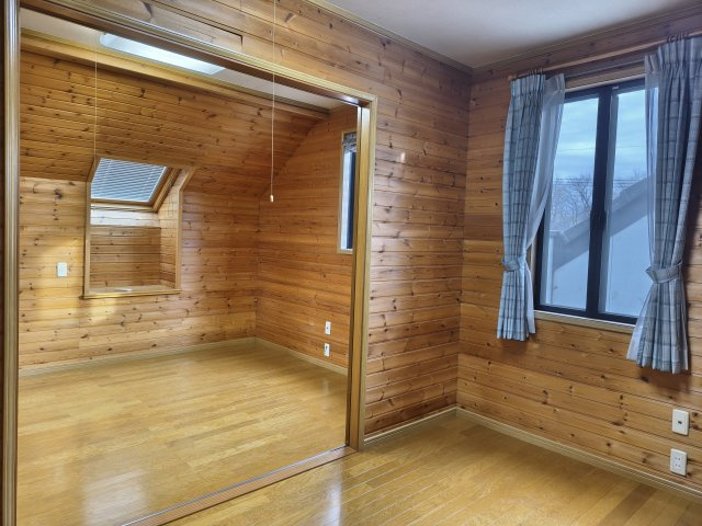 東松山市五領町中古戸建の洋室