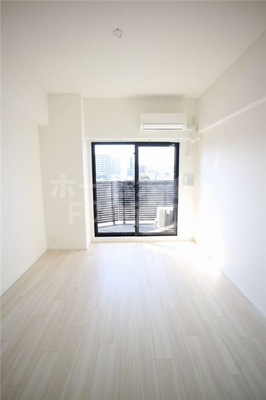 【居間・リビング】 | S-RESIDENCE大阪九条North | 居間です