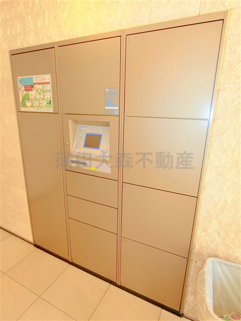 スカイコート蒲田イーストのエントランス|宅配BOX