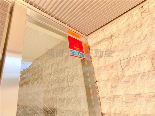 スカイコート蒲田イーストのエントランス