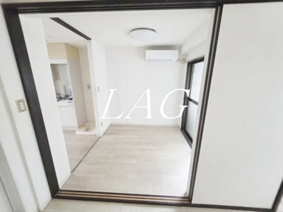 【居間・リビング】 | サンライフ千住緑町 | 洋室のお部屋です。