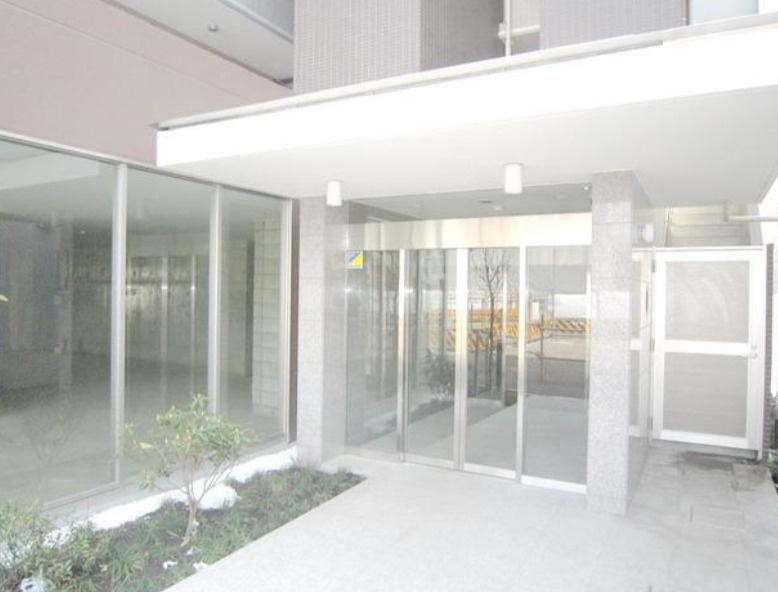 ウィスタリア調布のエントランス