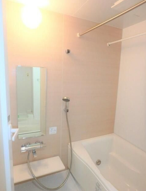 ウィスタリア調布の浴室