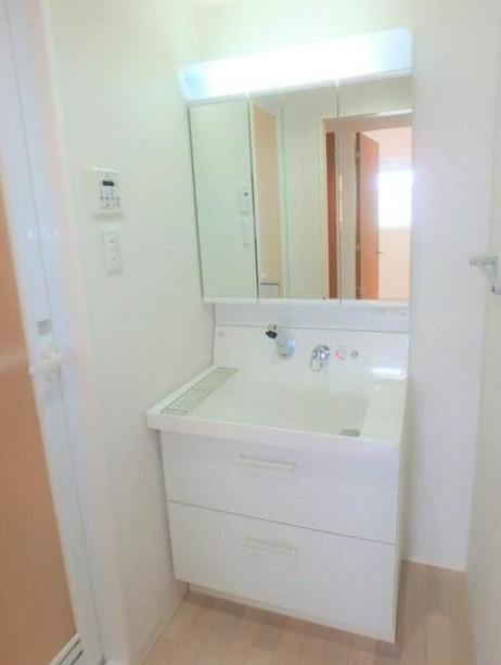 ウィスタリア調布の独立洗面台