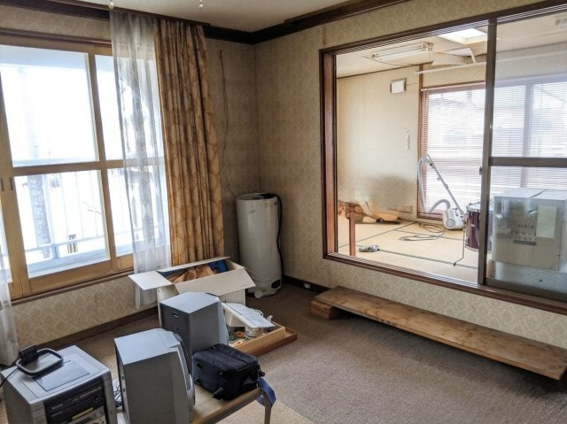 昭和中央1丁目の静かな住宅街に佇む、開放感あふれる角地の7LDK物件のその他|陽光が注ぐ心地よい二間続き。自分流の暮らしを描ける家。