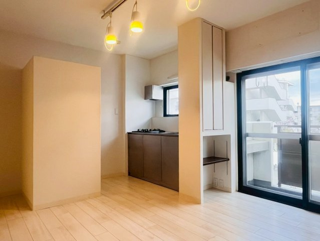 松が丘住宅14号棟の居間・リビング