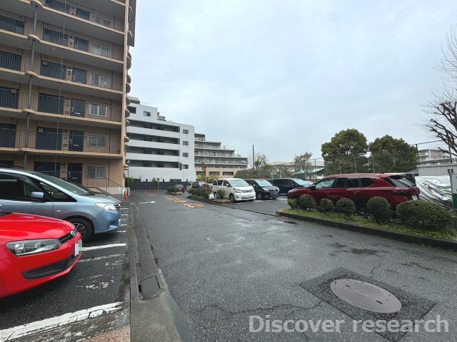 ヴェルドミール多摩川の駐車場