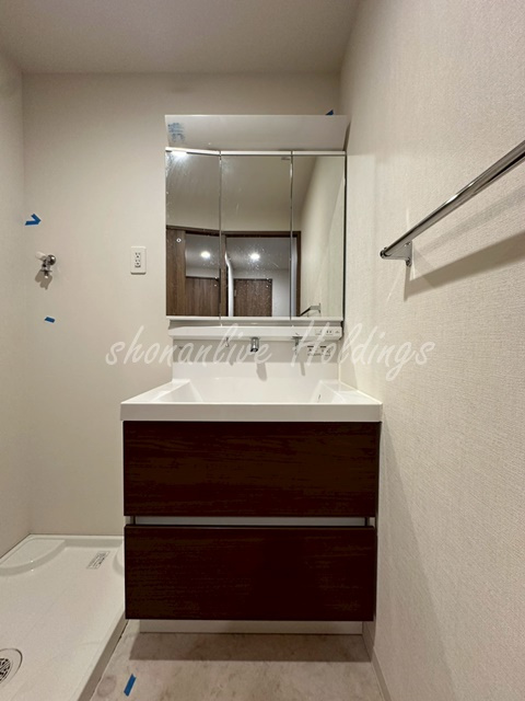 アルファスペース新横浜の洗面所|三面鏡洗面台♪