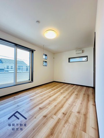 小郡市二森　戸建ての洋室