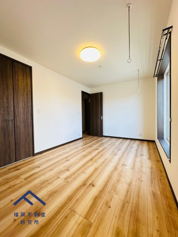 小郡市二森　戸建ての洋室