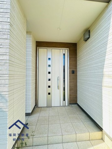 小郡市二森　戸建ての玄関