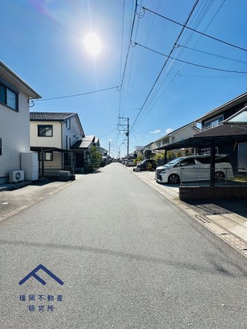 小郡市二森　戸建ての前面道路含む現地写真