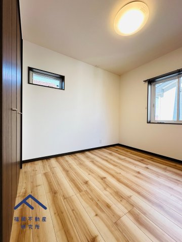 小郡市二森　戸建ての洋室