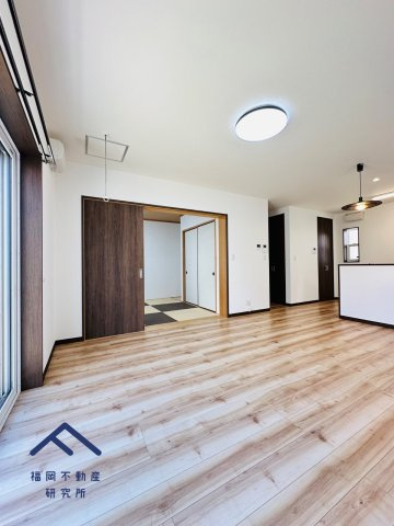 小郡市二森　戸建ての居間・リビング