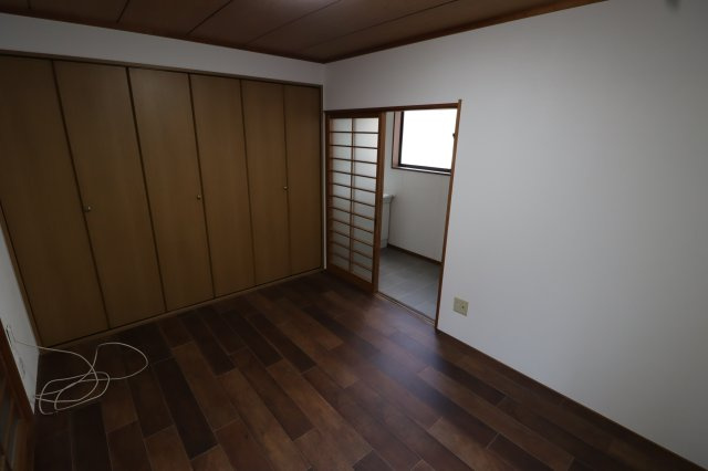 深草西浦町5丁目貸家の居間・リビング