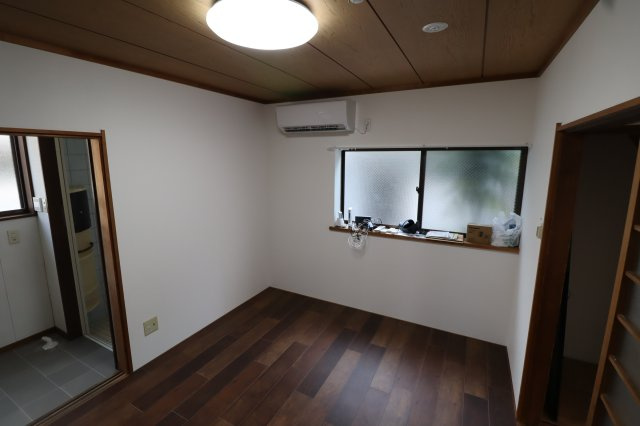 深草西浦町5丁目貸家の居間・リビング