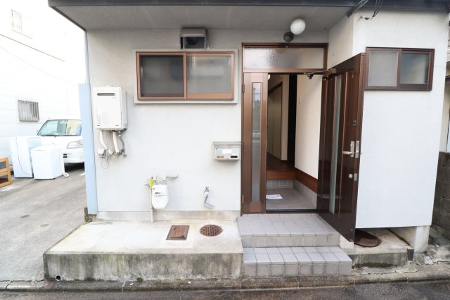 深草西浦町5丁目貸家の外観