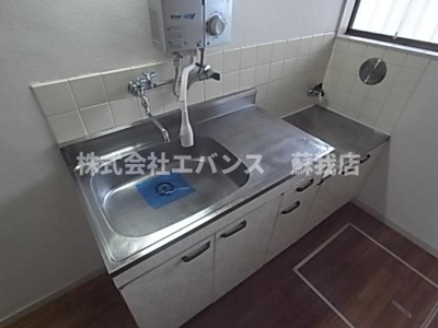 【キッチン】 | エトワールハイツ | コンパクトなキッチンで掃除もラクラク