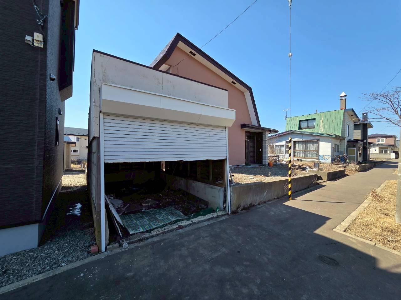 興津4丁目　中古住宅の外観|ガレージ付き